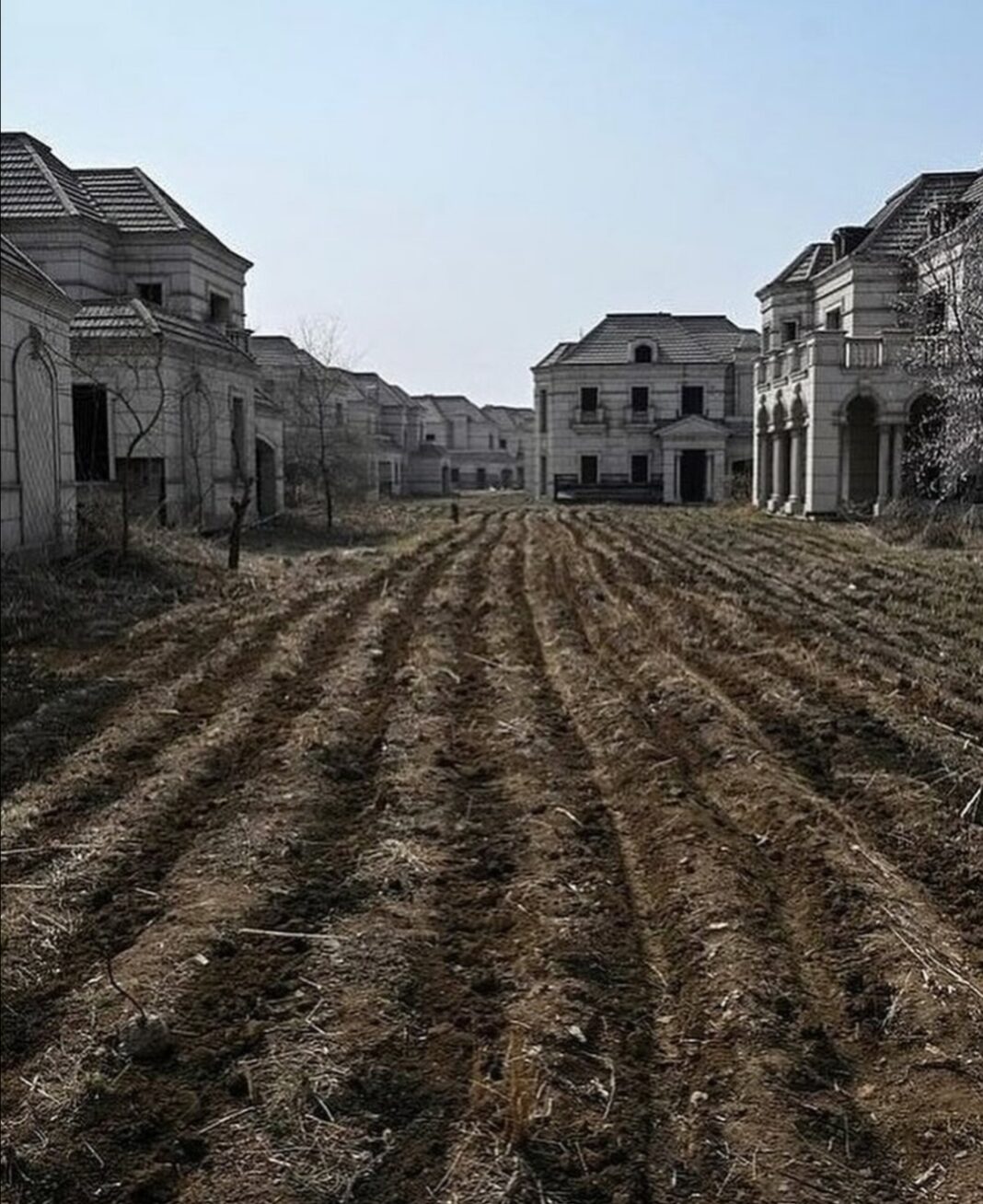 Shock After Hundreds of Luxury Mansions Abandoned in Shenyang - Get Noticed