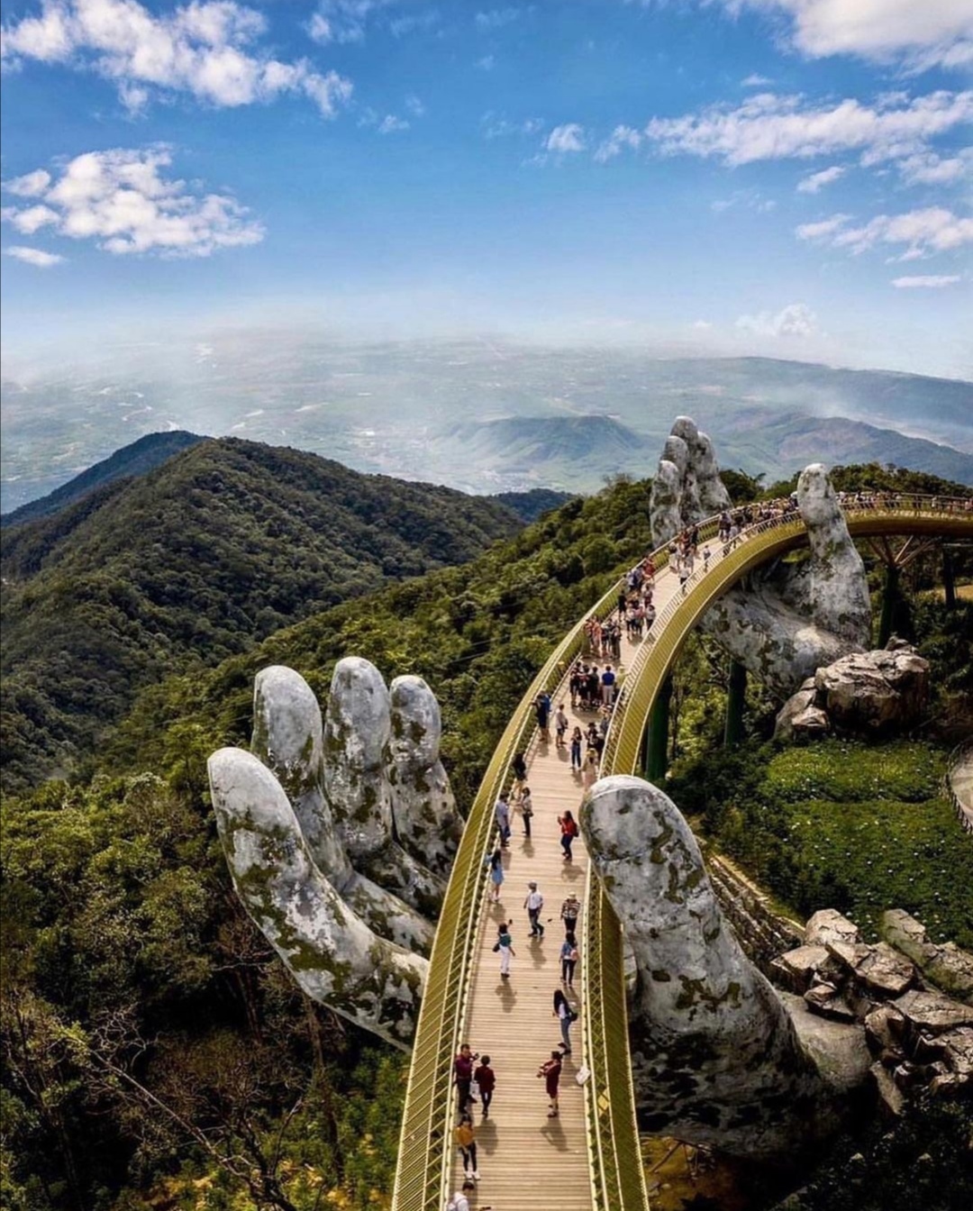 Daytime at the Golden Bridge 